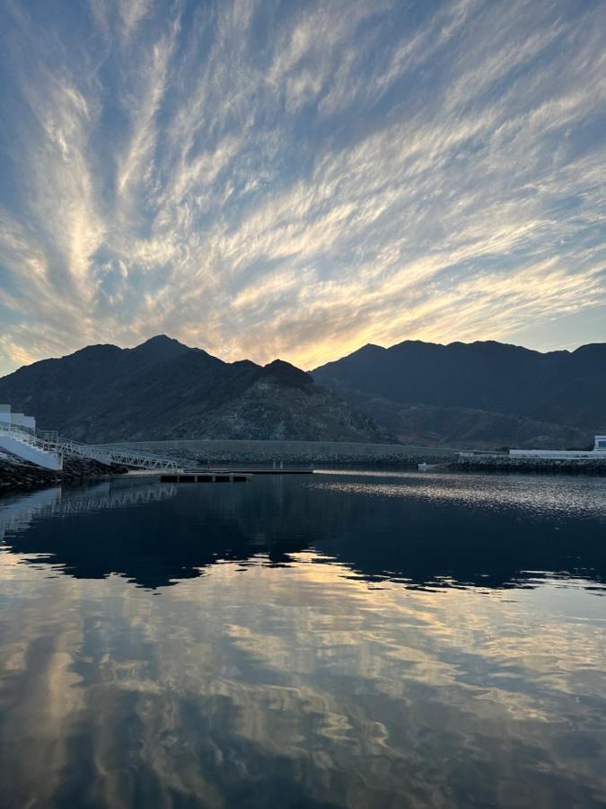 Al Dana Sea View Villa Fudžajra Exteriér fotografie